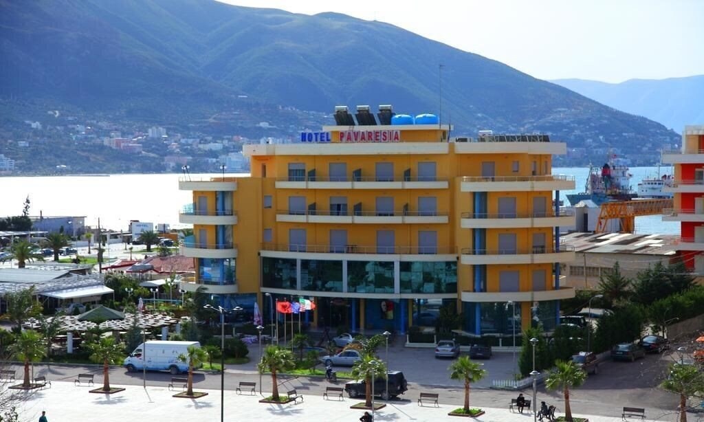 Отель Hotel Pavaresia 4*